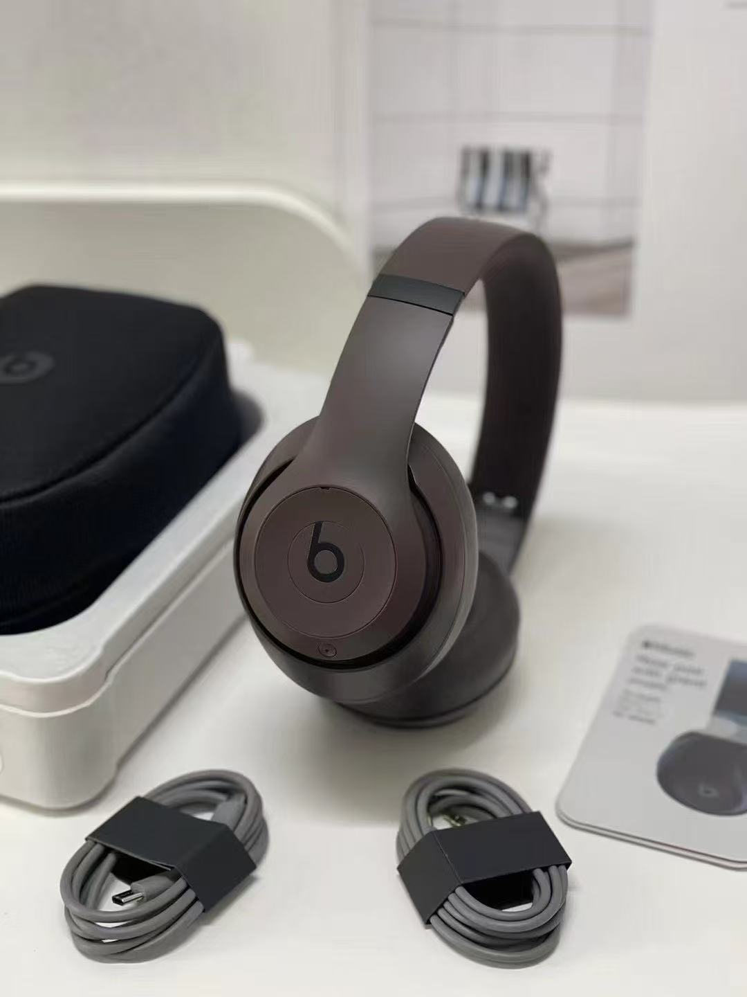 Beats Studio Pro – Wireless Headphones Refurbished Like New (5 Colors)