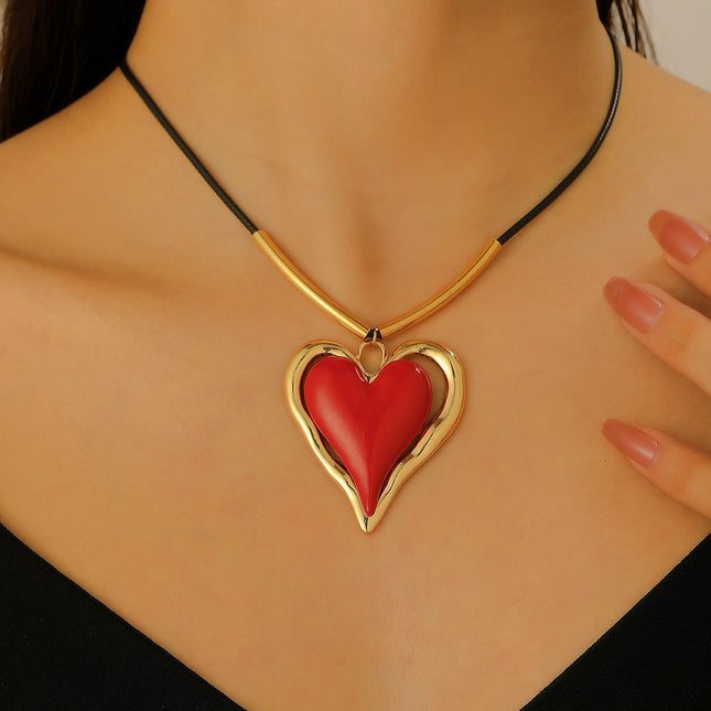 Large Exaggerated Heart Pendant Necklace Sweet Spicy Lolita Style Clavicle Chain for Women