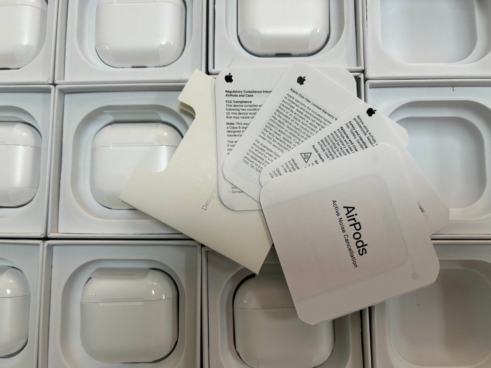 Apple AirPods 4 with Active Noise Cancellation – Refurbished Like New