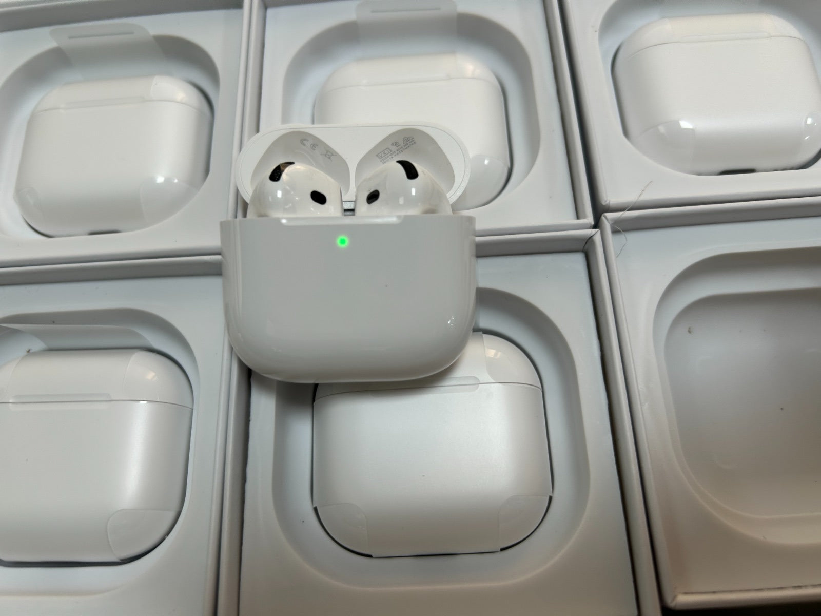 Apple AirPods 4 with Active Noise Cancellation – Refurbished Like New