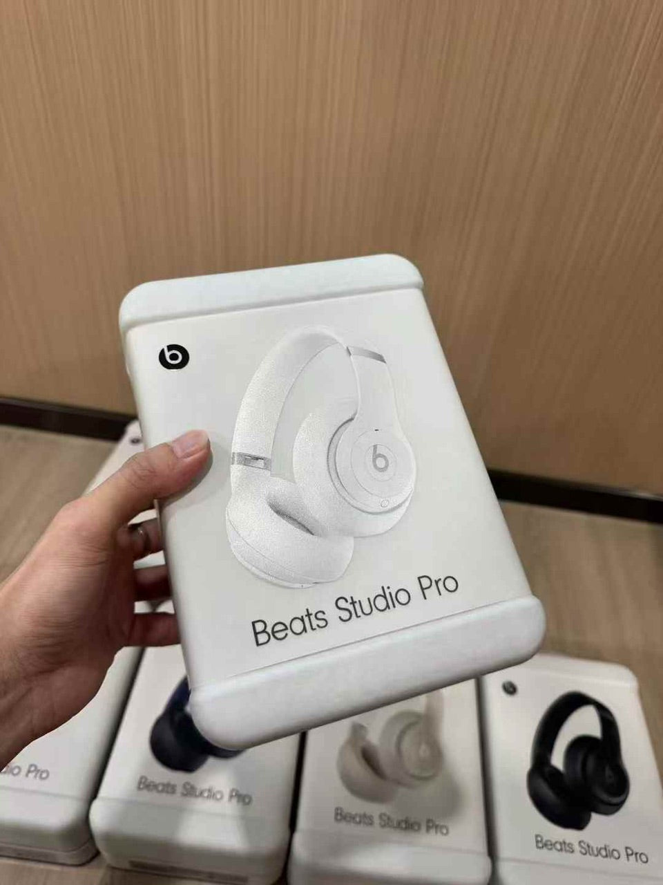 Beats Studio Pro – Wireless Headphones Refurbished Like New (5 Colors)