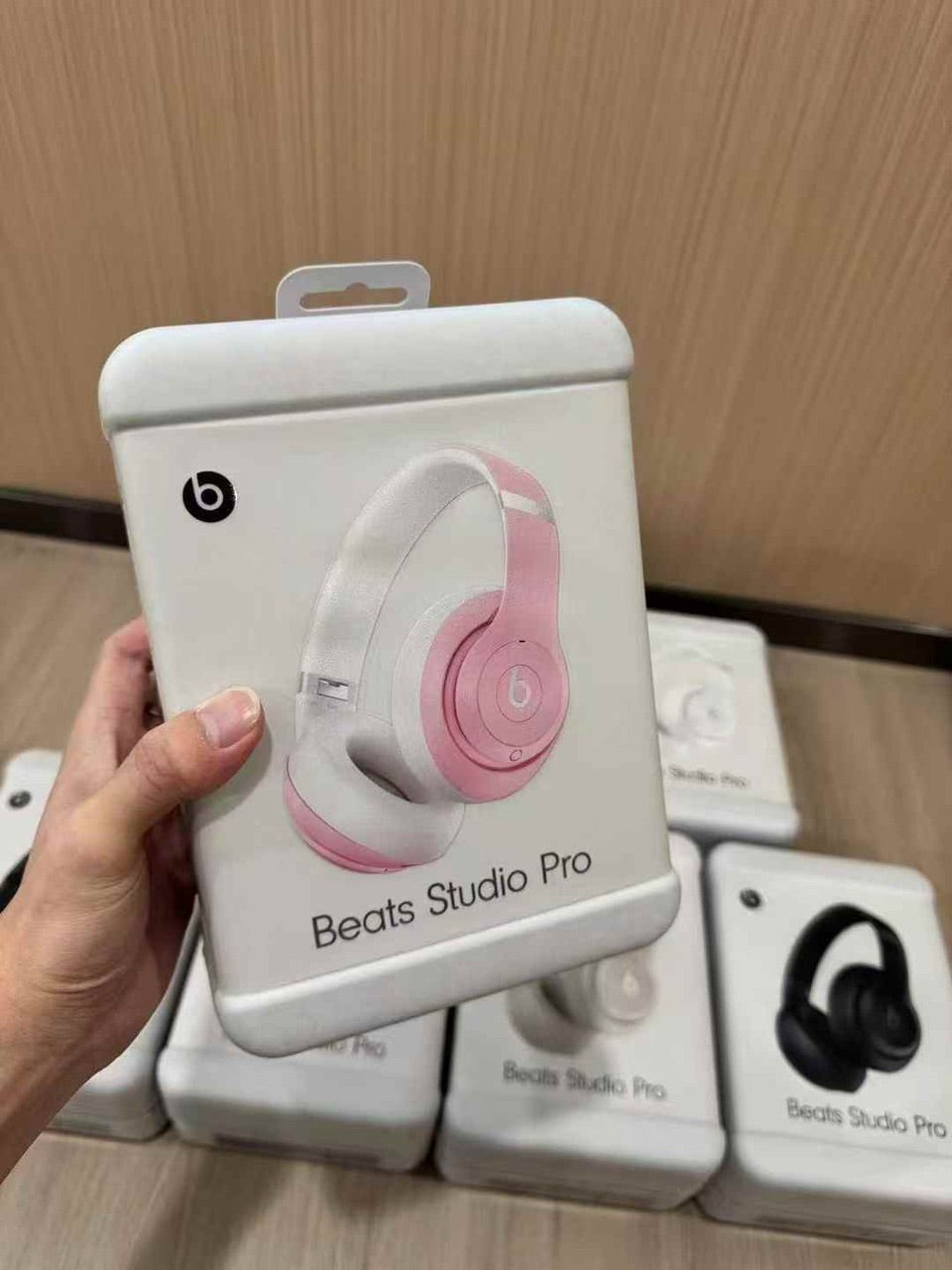 Beats Studio Pro – Wireless Headphones Refurbished Like New (5 Colors)