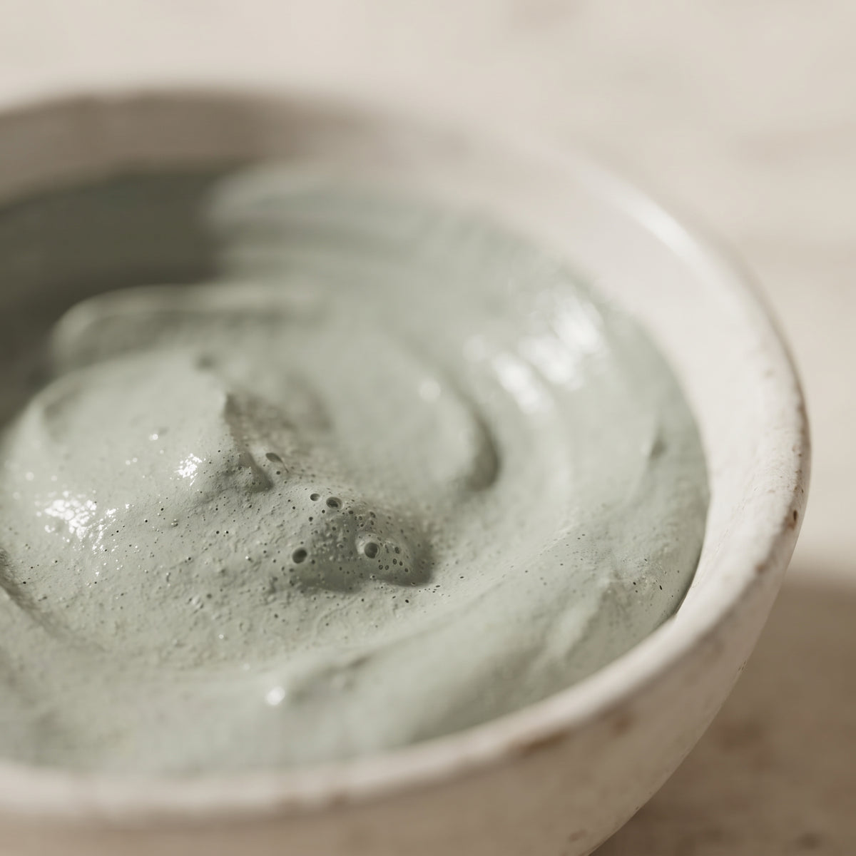 101 Cosmetica Moodra Belüftete grüne Tonerde, entwässernde und tonisierende Körperbehandlung Made in Italy – Moodra-Linie 150 g