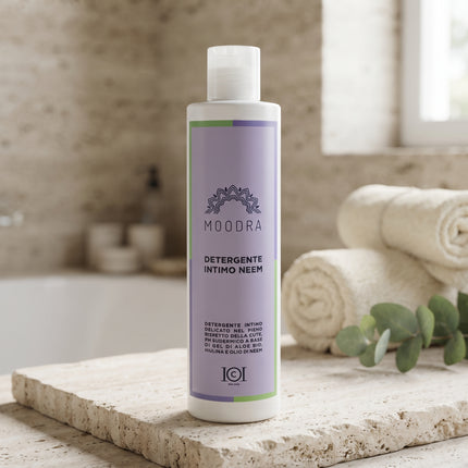 101 Cosmetica Moodra Neem Intimate Cleanser Gentle Cleansing Care Made in Italy - Moodra Line 250 ml